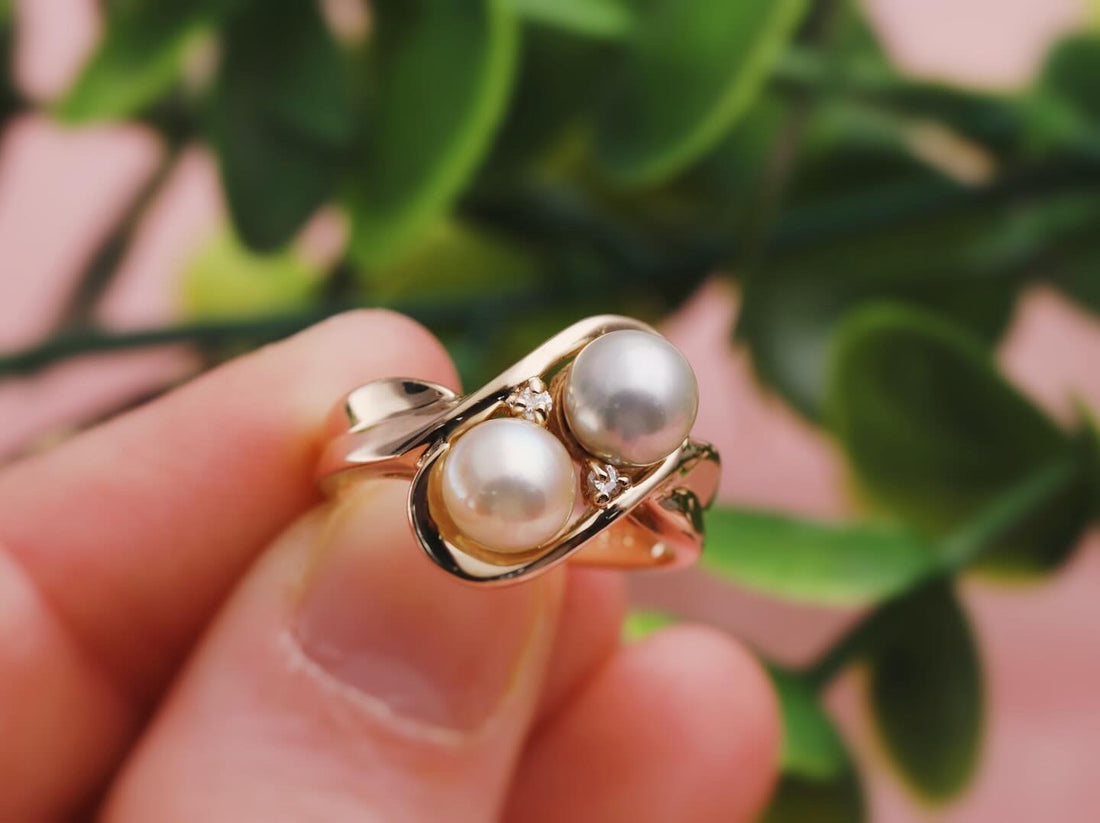 9ct Gold vintage Diamond & Pearl set twist ring