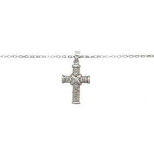 Preowned 9ct White Gold & Diamond Set Cross Pendant on an 18" belcher chain with the weight 3.10 grams. The pendant is 2.7cm long including the bail
