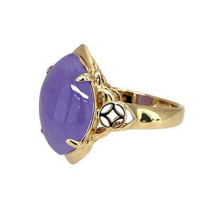 Preowned 14ct Yellow Gold & Purple Jade Set Ring in size I to J with the weight 3.30 grams. The purple jade is 15mm by 12mm