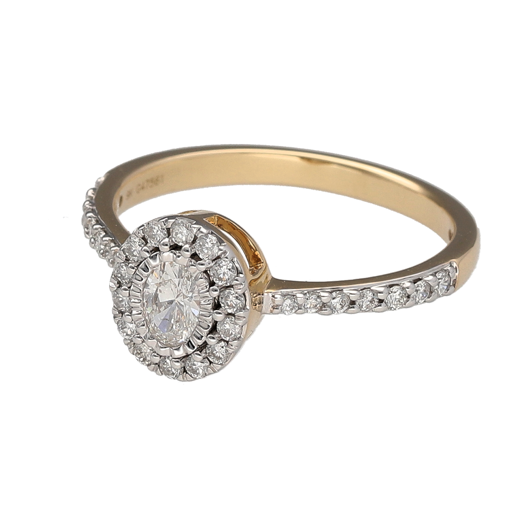 Bring luxurious sparkle and timeless design to your jewellery collection with this new 9ct yellow gold diamond oval halo ring—a radiant piece with elegant detail and eye-catching brilliance.
Design: The 9mm high front features a central oval diamond surrounded by a halo of smaller diamonds, with additional diamonds set into the shoulders—totalling approximately 0.50ct of diamond content for a dazzling finish.