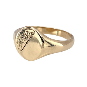 Preowned 9ct Yellow Gold Oval Patterned Signet Ring in size Q with the weight 2.90 grams. The front of the ring is 11mm high