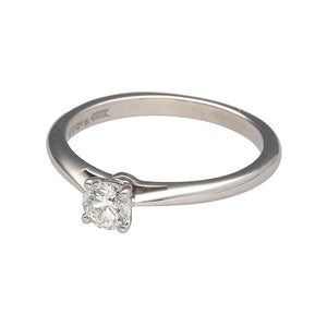 Preowned Platinum & Diamond Set Solitaire Ring in size J with the weight 3 grams. The diamond is approximately 25pt at approximate clarity Si2 - i1 and colour K - M