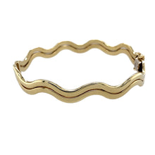 Load image into Gallery viewer, 9ct Gold Wavey Hinged Bangle
