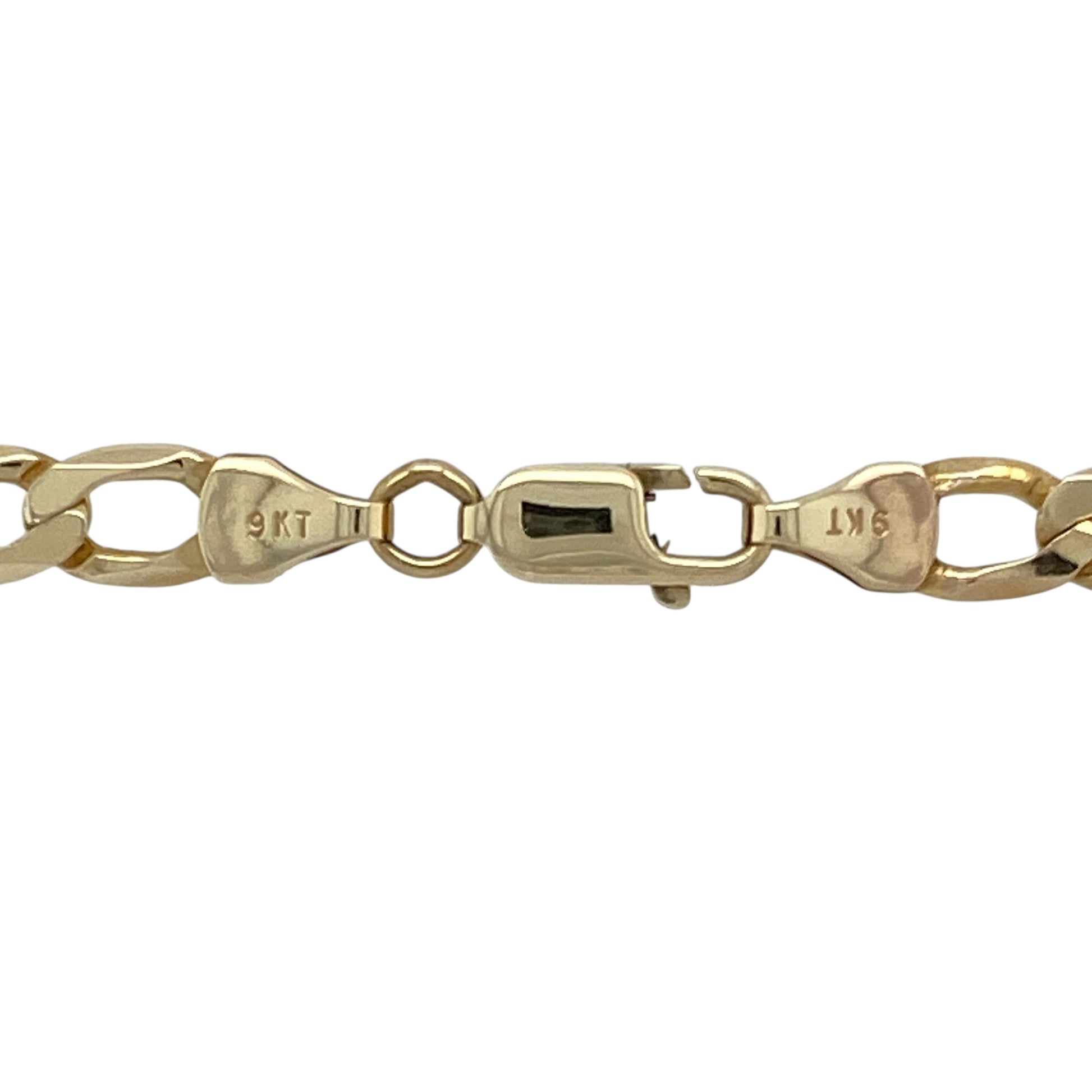 Add bold elegance and classic strength to your collection with this pre-owned 9ct yellow gold 22" curb chain—perfect for confident styling with timeless appeal.
Design: The chain features a 5mm wide curb link pattern, offering a solid, flat profile with clean lines and a traditional look.
Material: Made from 9-carat yellow gold, the polished finish enhances the bold links with a rich, golden glow.