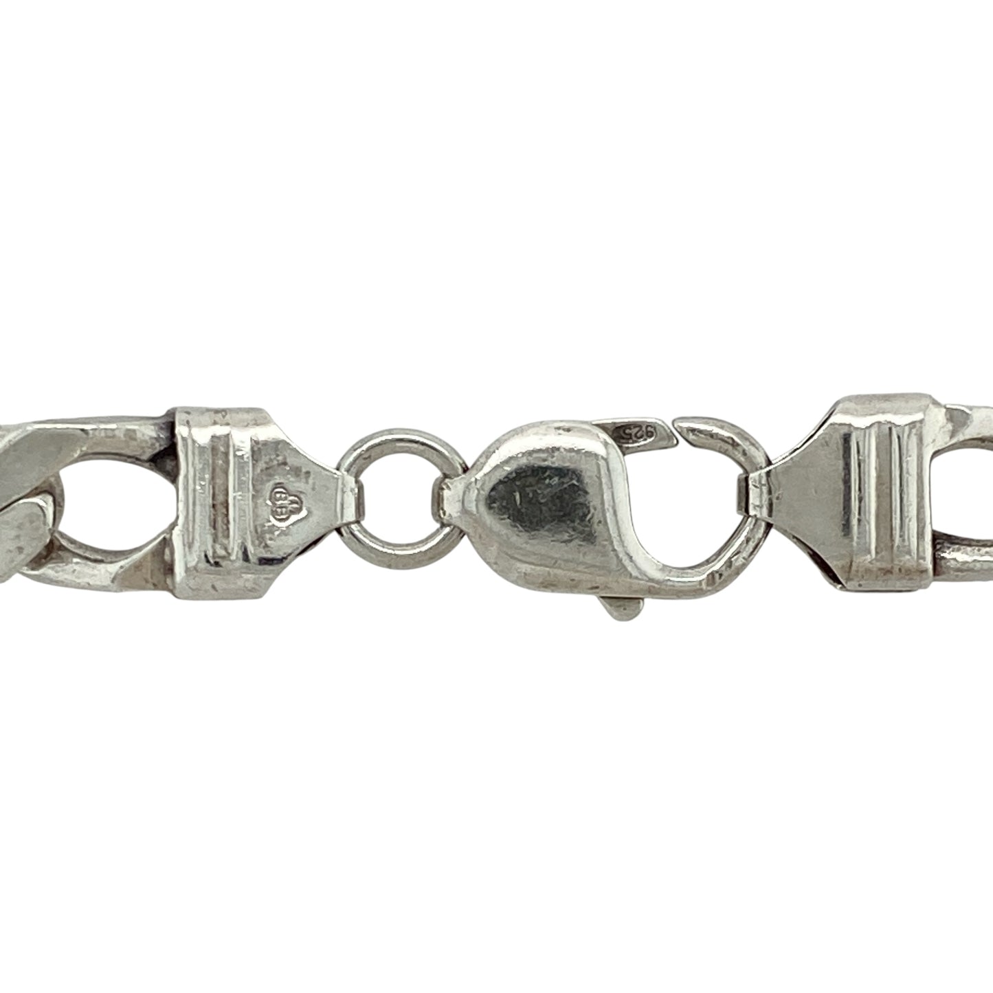 Bring classic strength and polished style to your jewellery collection with this pre-owned 925 silver curb chain necklace, featuring a bold profile and solid weight—perfect for confident everyday wear or standout layering.
Design: This 20-inch chain features a traditional curb link style with a 8mm width, offering a flat, smooth profile that sits comfortably against the neck.
Material: Made from solid 925 sterling silver, the high-shine finish adds brightness and enhances the clean, structured design.