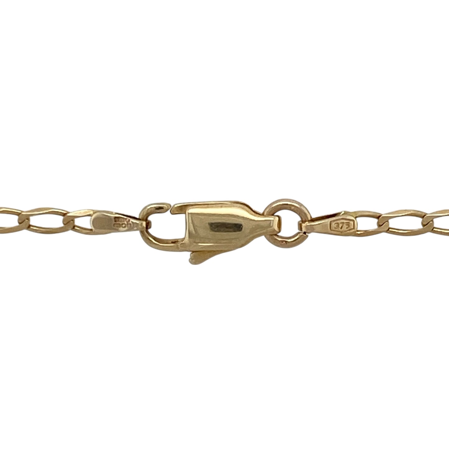 Bring classic simplicity and golden shine to your collection with this pre-owned 9ct yellow gold open curb chain—a versatile design perfect for everyday wear or pairing with a pendant.
Design: The 22" chain features open curb links, measuring 2mm in width for a fine and understated look.
Material: Made from 9-carat yellow gold, the polished finish enhances the smooth links and adds timeless appeal.