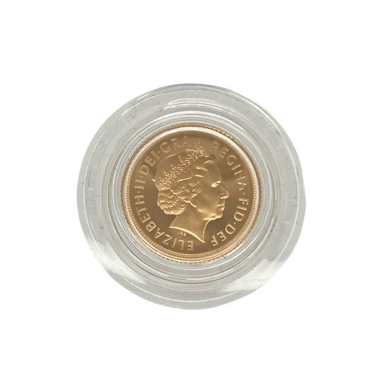 Celebrate British coinage heritage with this 2002 United Kingdom 22ct Gold Proof Half Sovereign, presented in its official display box and complete with a certificate of authenticity.
Design: The obverse features the portrait of Queen Elizabeth II, with a shield back reverse.
Material: Struck in 22-carat gold to proof quality, the coin shows sharp definition, frosted detail, and a rich golden lustre.