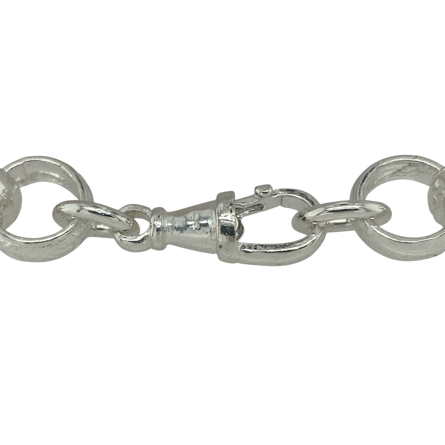 Bring contemporary style and bold detail to your collection with this new 925 solid silver patterned belcher bracelet, a refined design with classic appeal.
Design: The bracelet measures 8.5 inches in length with 11mm wide alternating plain and patterned links, creating a striking contrast and stylish texture.
Material: Made from solid 925 sterling silver, the polished finish enhances the contrast between the smooth and patterned links, giving the bracelet a bright and distinctive appearance.