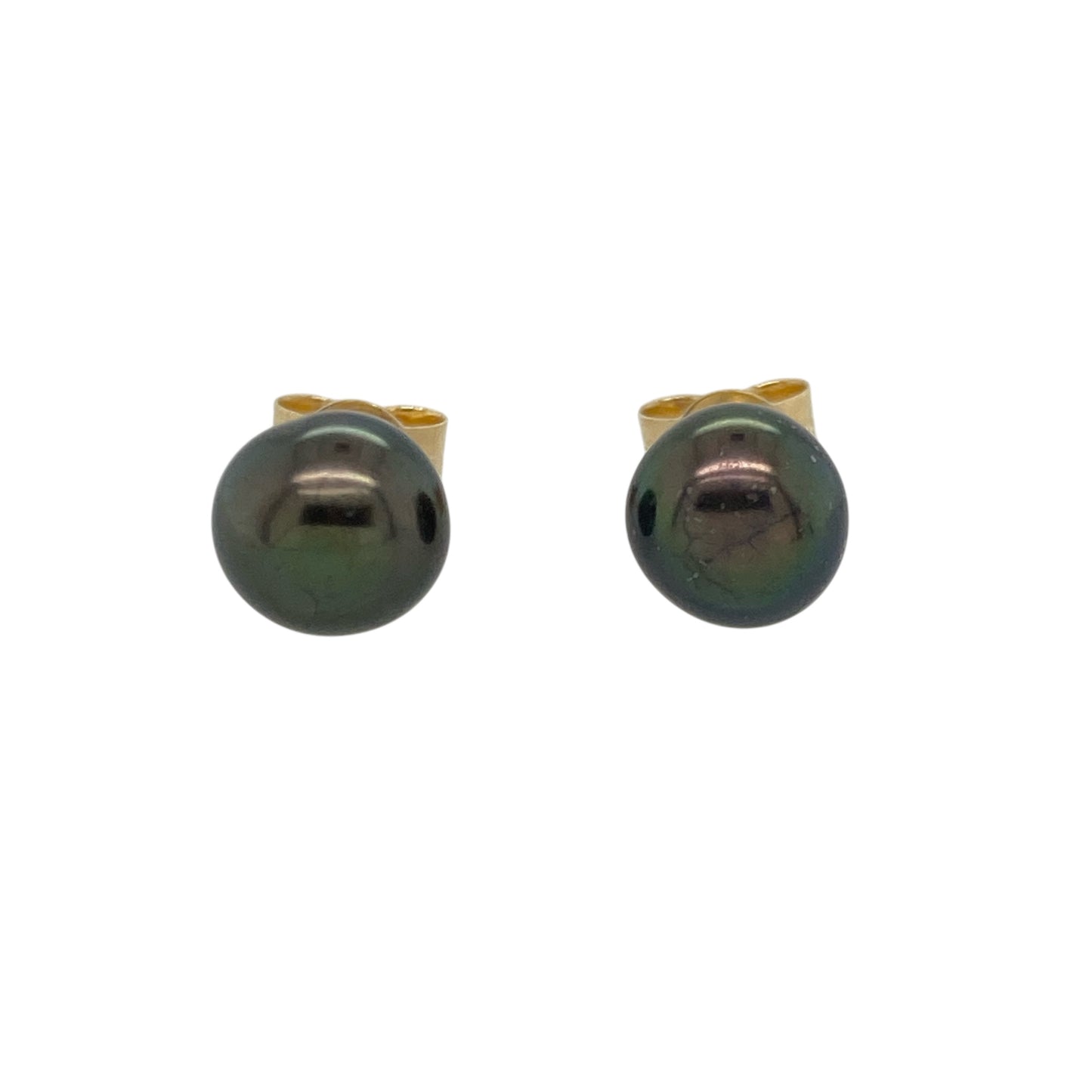 Bring classic sophistication and natural beauty to your look with these pre-owned 9ct yellow gold and black pearl stud earrings—perfect for elegant everyday wear or special occasions.
Design: Each earring features a lustrous 7mm black pearl, offering rich iridescence and timeless appeal. The smooth, round shape of the pearls creates a refined and balanced design.
Material: Made from 9-carat yellow gold, the warm tone complements the deep hues of the pearls, enhancing their luxurious finish.