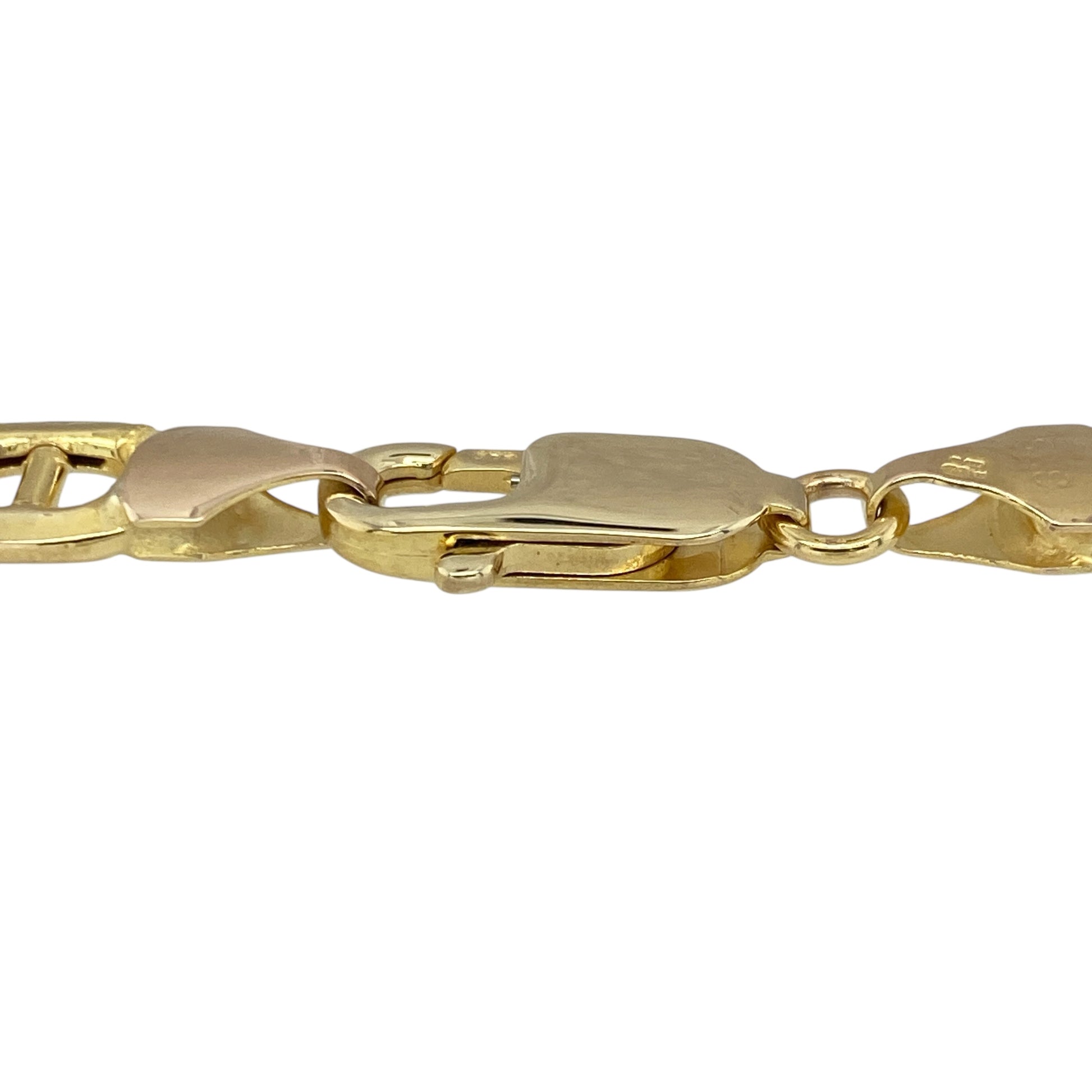 Bring timeless design and substantial style to your collection with this pre-owned 9ct yellow hollow gold anchor bracelet—perfect for adding a touch of classic sophistication to any look.
Design: The bracelet features traditional 7mm-wide anchor-style links, offering a bold yet elegant appearance with smooth, polished surfaces that catch the light beautifully.