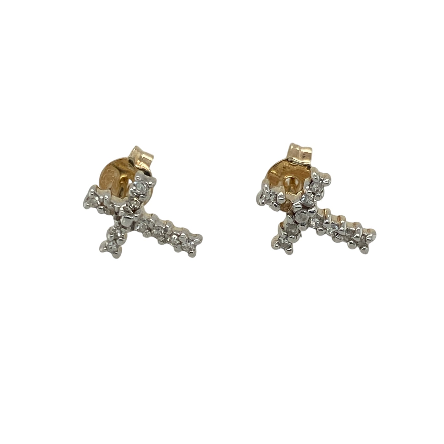 Bring meaningful elegance and classic sparkle to your look with these pre-owned 9ct yellow gold diamond set cross stud earrings—perfect for everyday wear or as a thoughtful gift.
Design: Each earring features a traditional cross shape adorned with sparkling diamonds, symbolising faith and devotion while adding a touch of refined brilliance.
Material: Made from 9-carat yellow gold, the warm tone enhances the sparkle of the diamonds and offers a timeless, elegant finish.