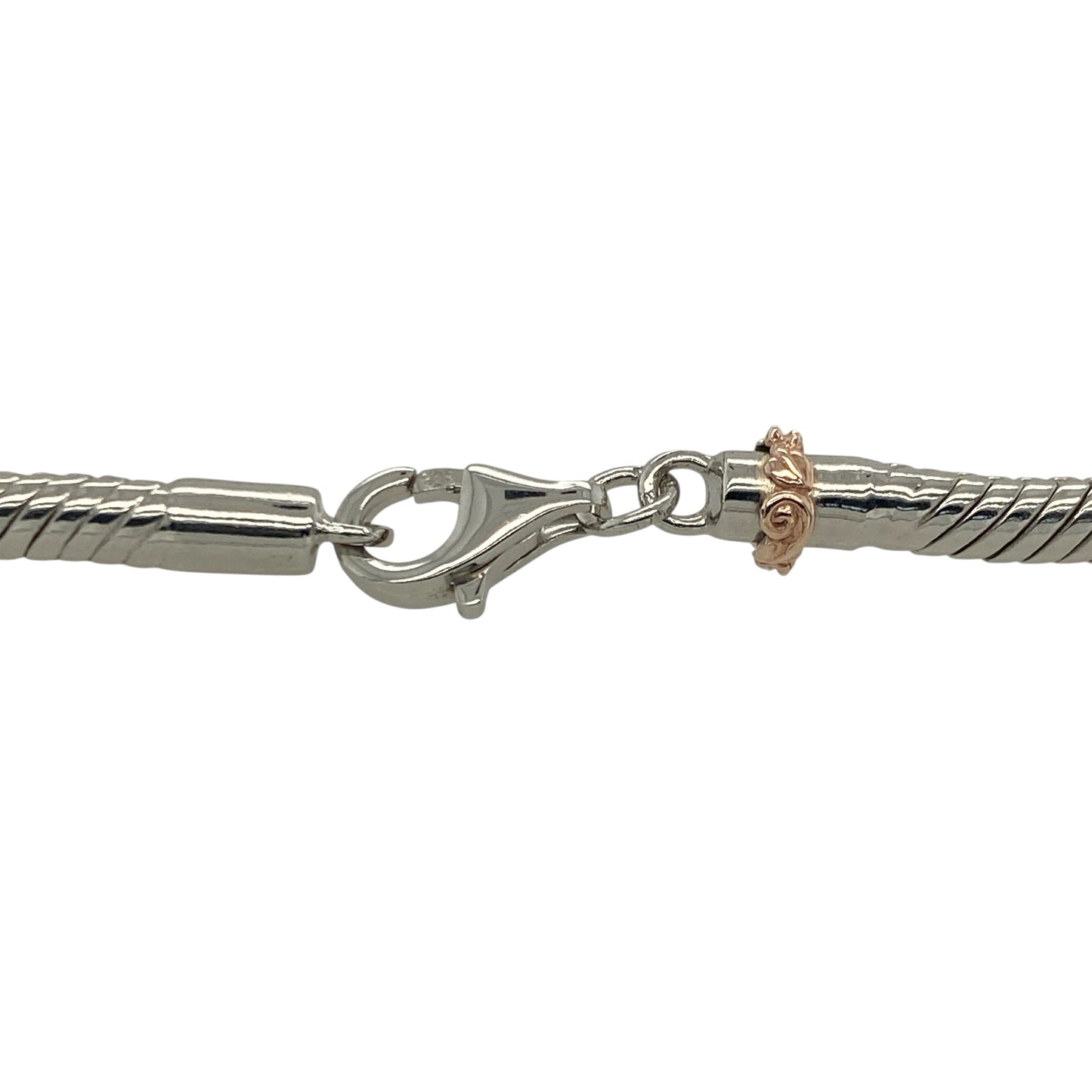 Bring timeless style and versatile elegance to your collection with this pre-owned 925 silver and 9ct rose gold Clogau bead charm bracelet—perfect for personalising with your favourite charms or wearing as a classic statement piece.
Design: The bracelet features a polished bead-style design that offers both strength and flexibility, finished with Clogau’s signature 9ct rose gold detailing for a touch of warmth and sophistication.