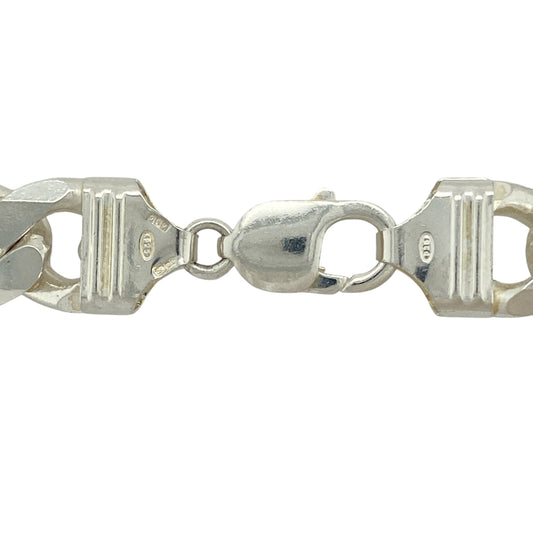 Bring commanding presence and luxurious shine to your collection with this new 925 solid silver 24" curb chain, combining bold design with timeless craftsmanship—perfect for standout occasions or powerful everyday style.
Design: The chain features a traditional curb link style with wide, flat interlocking links measuring 14mm, creating a strong, eye-catching look with a smooth, polished surface.