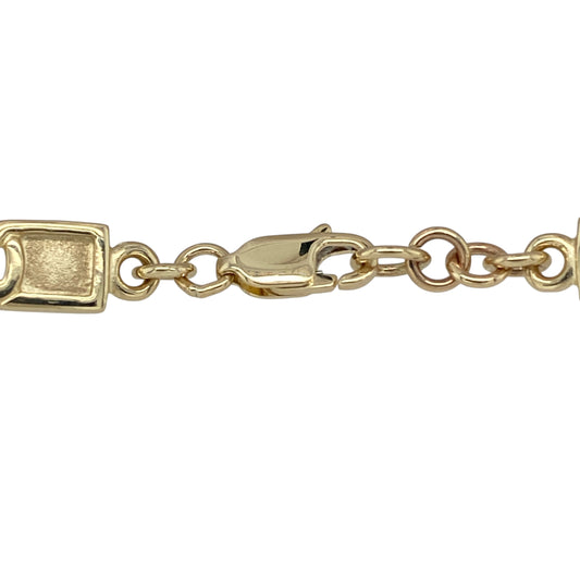 Bring timeless Celtic symbolism and substantial elegance to your jewellery collection with this pre-owned 9ct yellow gold Celtic knot bracelet, offering heritage-inspired design with a confident presence.
Design: The bracelet features a continuous Celtic knot pattern, symbolising eternity and interconnectedness, with flowing links that create a bold and refined look.