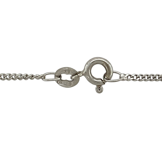 Bring refined simplicity and timeless style to your jewellery collection with this pre-owned 9ct yellow gold pendant curb chain, a delicate and versatile piece ideal for everyday wear or pairing with a favourite pendant.
Design: The chain features a classic curb link profile with fine, closely set links that sit smoothly against the neckline. With an approximate link width of 1mm, it offers a subtle and understated look.