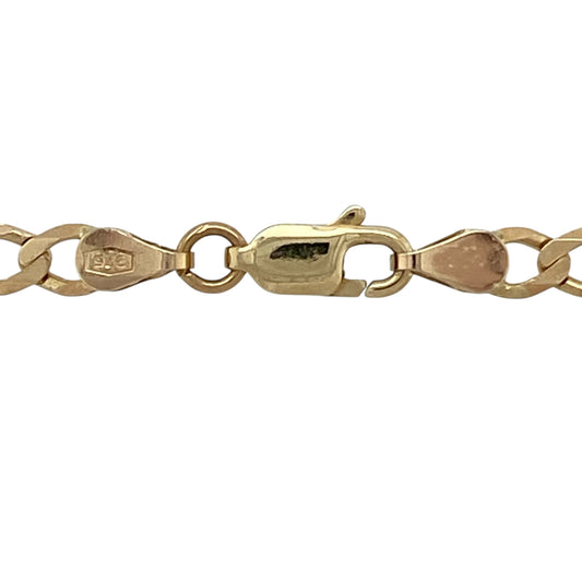 Bring classic strength and everyday elegance to your jewellery collection with this pre-owned 9ct yellow gold curb chain, a timeless design with confident presence and versatile wearability.
Design: The chain features a traditional curb link profile with flat, closely interlocking links that sit smoothly against the neckline. With an approximate link width of 4mm, it offers a bold yet balanced look.