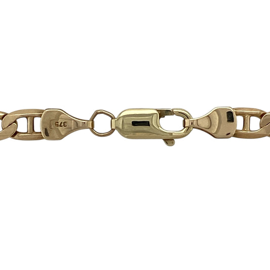 Bring classic strength and timeless style to your jewellery collection with this pre-owned 9ct yellow gold anchor chain.
Design: The chain features a traditional anchor link design with a link width of approximately 4.5mm, offering a bold yet refined appearance with excellent durability.
Material: Made from 9-carat yellow gold, the warm polished finish gives the chain a rich shine and enduring appeal.
