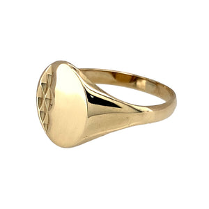 Preowned 9ct Yellow Gold Patterned Oval Signet Ring in size U with the weight 2.50 grams. The front of the ring is 13mm high