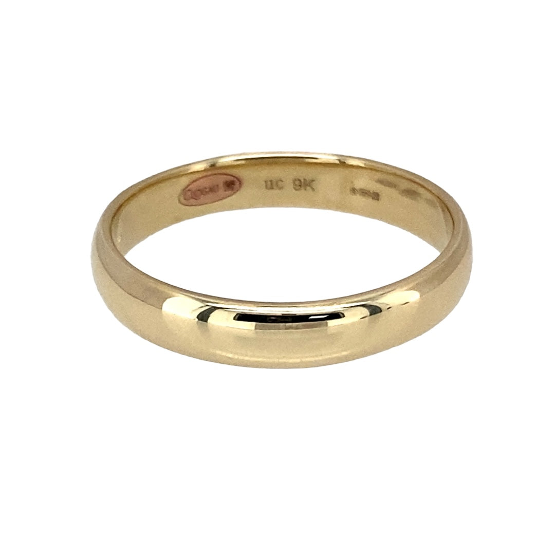 Preowned 9ct Yellow Gold Clogau Cariad 4mm Wedding Band Ring in size R with the weight 2.80 grams