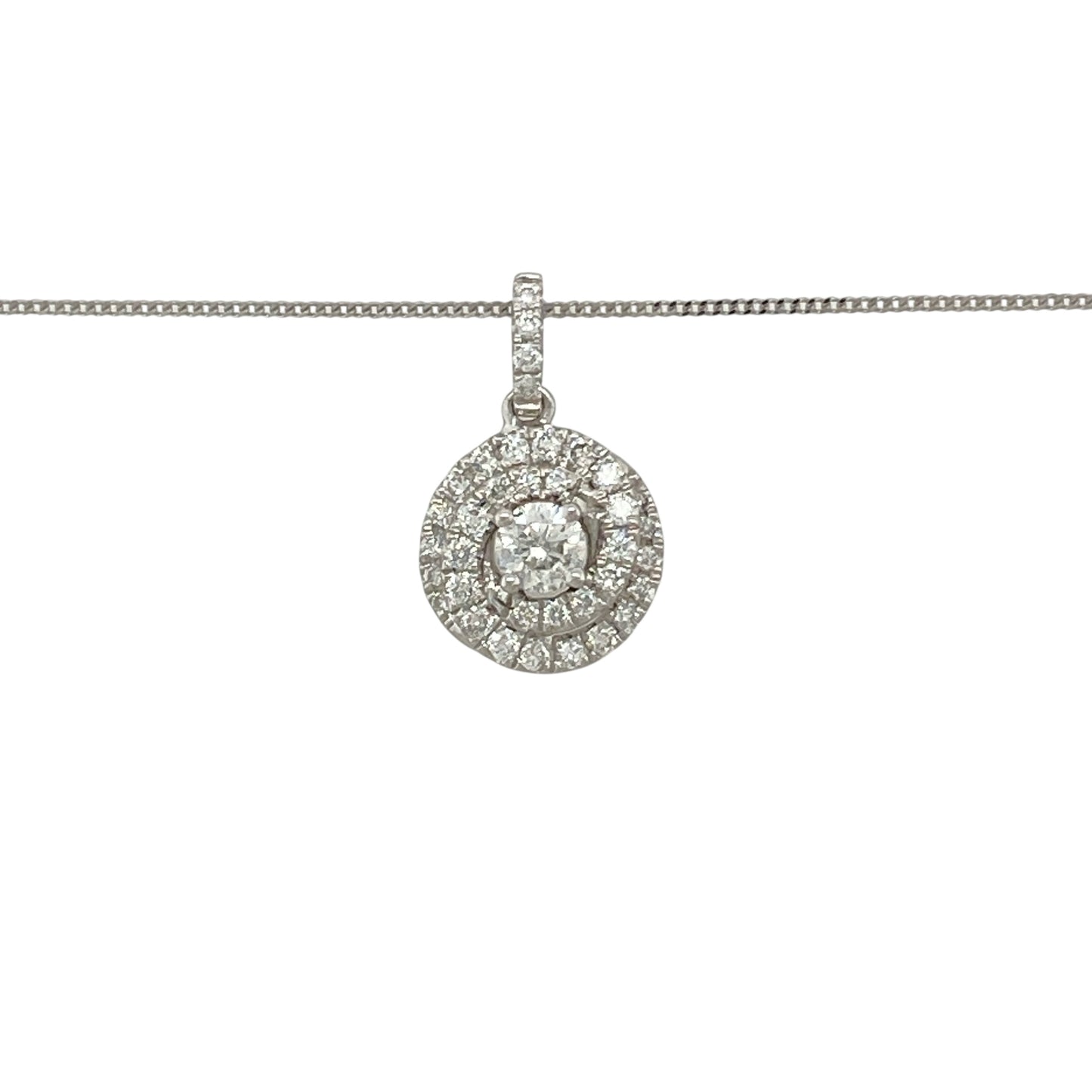 Bring brilliance and modern elegance to your collection with this pre-owned 18ct white gold necklace, featuring a diamond-set overlapping halo pendant on a fine curb chain.
Design: The pendant measures 1.7cm long including the bail and is styled with overlapping halo circles, set throughout with diamonds totalling approximately 0.50ct.
Material: Made from 18-carat white gold, the polished finish enhances the cool tone and provides a luxurious backdrop for the diamonds.
