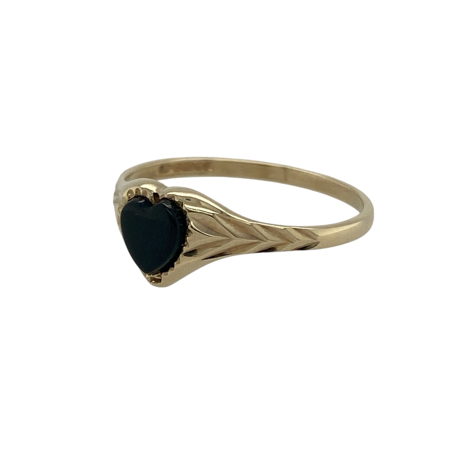 Bring charm, elegance, and subtle contrast to your collection with this pre-owned 9ct yellow gold onyx heart signet ring—a delicate piece that blends timeless style with romantic appeal.
Design: The ring features a heart-shaped onyx gemstone measuring 5mm, displaying a rich black hue that stands out beautifully against the warm yellow gold. Its petite and refined design adds a touch of understated sophistication.