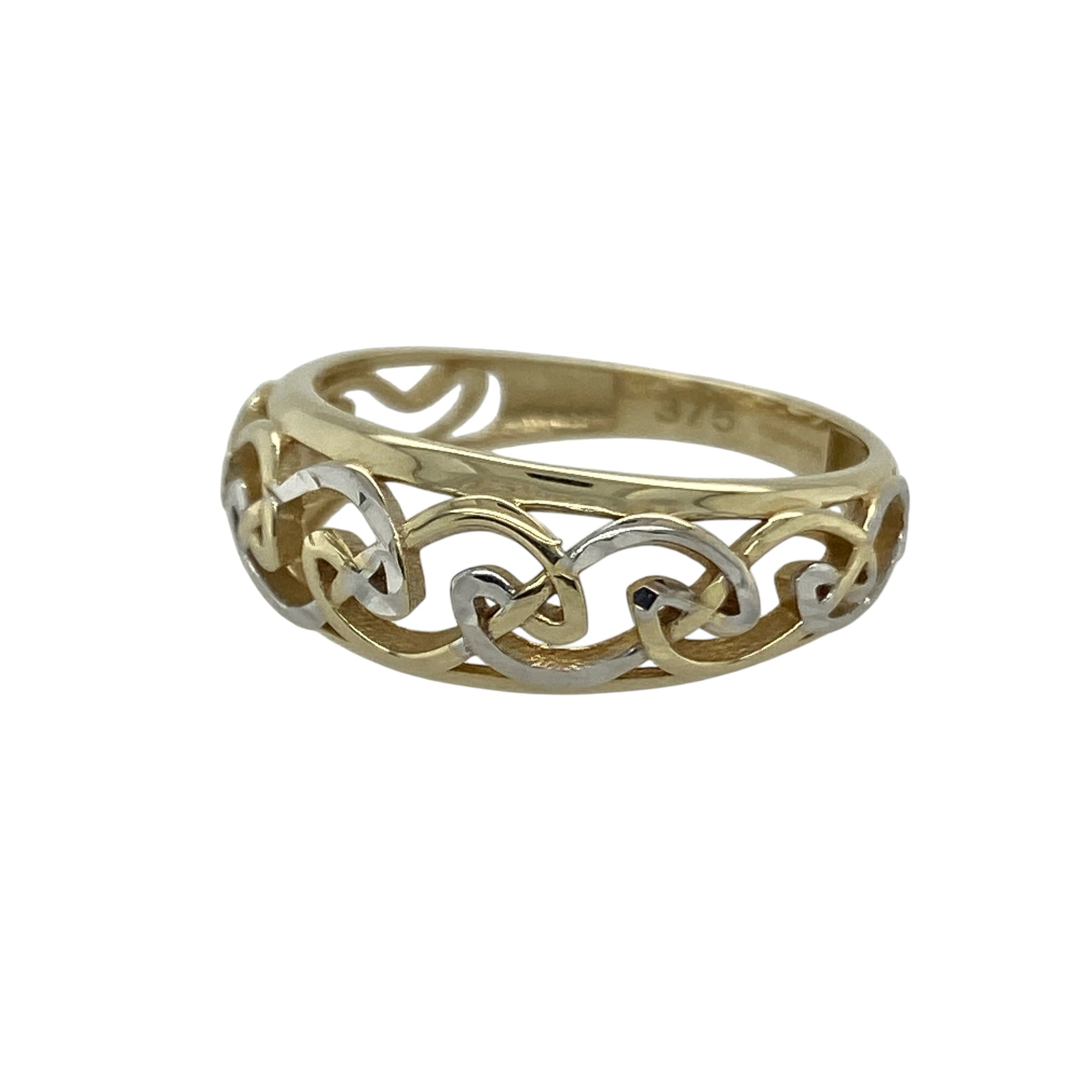 Bring heritage and timeless beauty to your collection with this pre-owned 9ct yellow and white gold Celtic knot band ring—a symbolic design representing unity, eternity, and strength.
Design: The ring features a curved front adorned with an intricate Celtic knot pattern, beautifully blending yellow and white gold for a striking two-tone effect. The interlacing knot design symbolises eternal love and connection, making it both meaningful and elegant.