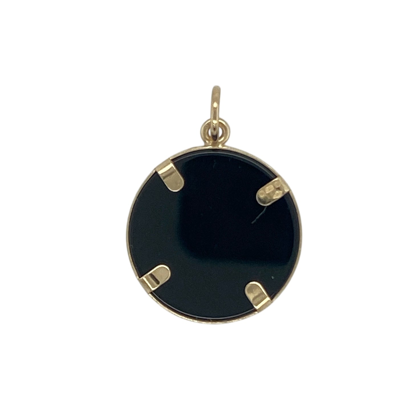 Bring heritage, strength, and striking contrast to your collection with this pre-owned 9ct yellow gold and onyx-backed Welsh Dragon circle pendant—a bold design celebrating Welsh pride and tradition.
Design: The pendant features the iconic Welsh Dragon emblem in polished yellow gold, set against a deep black onyx background that enhances the detail and symbolism of the design. The circular frame adds balance and timeless appeal.