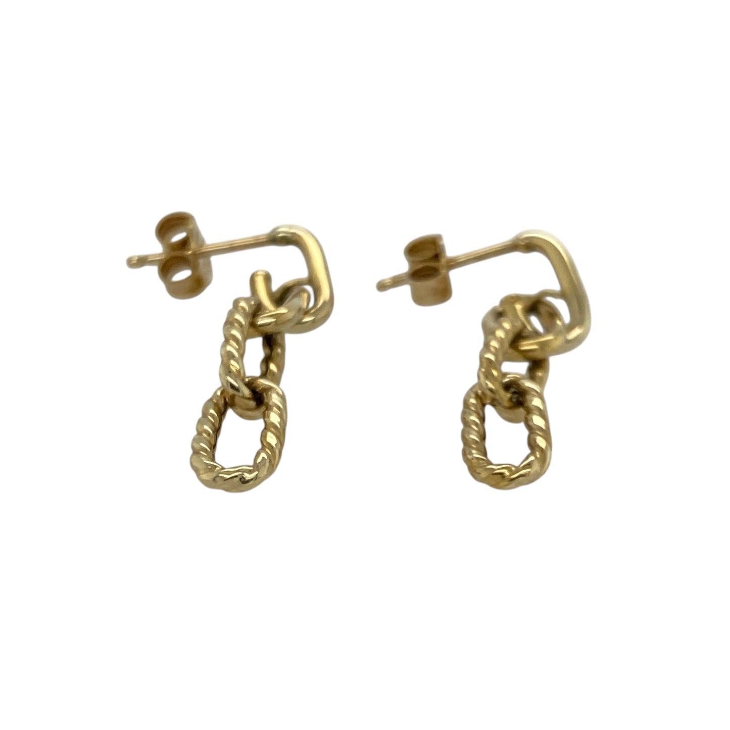 Bring sleek elegance and timeless style to your collection with these pre-owned 9ct yellow gold link drop earrings, combining classic design with graceful movement—perfect for both everyday wear and special occasions.
Design: Each earring features an elegant link drop design that adds subtle sophistication and fluid motion, catching the light beautifully with every turn.
Material: Made from 9-carat yellow gold, the polished finish enhances the warm tone of the metal and provides a refined, radiant shine.