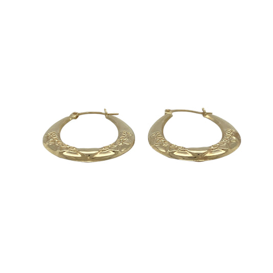 Add delicate charm and symbolic beauty to your collection with these pre-owned 9ct yellow gold Celtic heart oval creole earrings — a graceful design inspired by love and heritage.
Design: Each earring features an elegant oval creole shape adorned with an intricate Celtic heart motif, symbolising eternal love and unity.
Material: Made from 9-carat yellow gold, the warm golden tone enhances the detailed design and provides a polished, radiant finish.