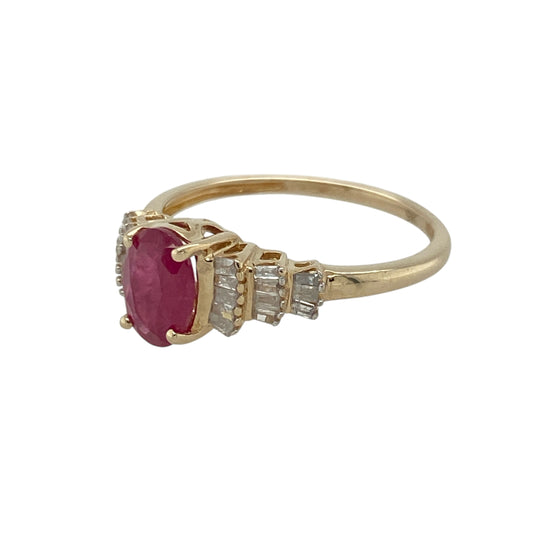Pre-owned 9ct Yellow Gold Diamond & Ruby Set Ring in size M with the weight 1.80 grams. The center oval ruby stone is 7mm by 5mm and there are three rows of baguette cut diamonds on either side of the ruby