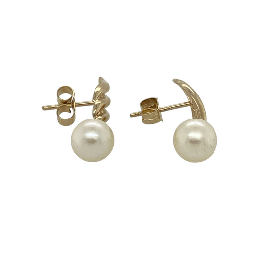 Pre-owned 9ct Yellow Gold Diamond & Pearl Set Drop Earrings with the weight 1.90 grams. The pearls are each 7mm diameter