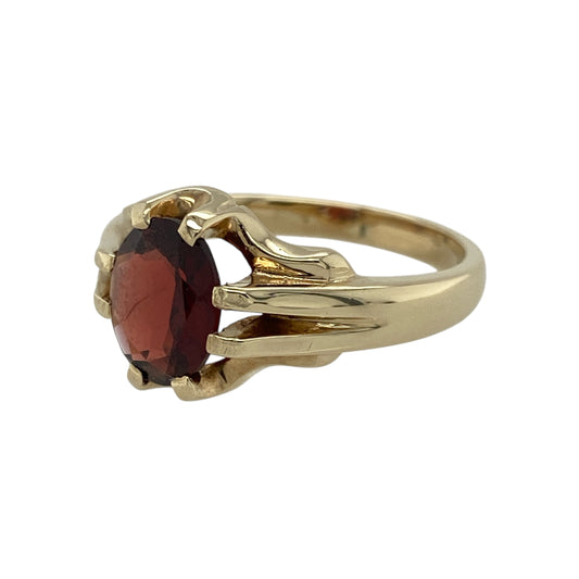 Add classic richness and refined style to your collection with this pre-owned 9ct yellow gold and garnet signet ring, showcasing deep colour and timeless design—perfect for elegant everyday wear or special occasions.
Design: The ring features an oval garnet stone measuring 10mm by 8mm, displaying a warm, rich red hue that catches the light beautifully.
Material: Made from 9-carat yellow gold, the polished finish enhances the depth of the garnet and gives the ring a luxurious, traditional appeal.