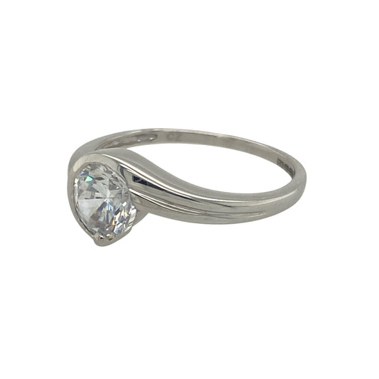 Add classic sparkle and timeless elegance to your collection with this pre-owned 9ct white gold cubic zirconia solitaire ring, offering refined simplicity and brilliant shine—perfect for everyday wear or special occasions.
Design: The ring features a single 6mm by 6mm round-cut cubic zirconia stone, beautifully faceted to capture and reflect the light for maximum brilliance.
Material: Made from 9-carat white gold, the polished finish enhances the sparkle of the stone and adds a sleek, contemporary touch.