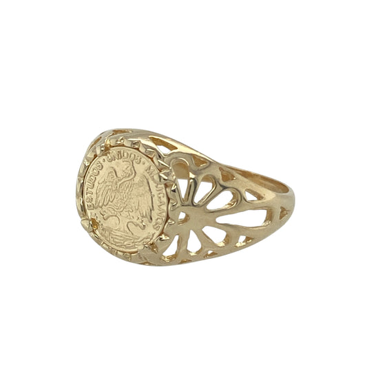 Add a touch of bold style and vintage flair to your collection with this pre-owned 9ct yellow gold Mexican-style coin signet ringβdistinctive, elegant, and full of character.
Design: The ring features a detailed coin-style design at the front, measuring approximately 9β10mm, adding texture and a classic statement look.
Material: Made from 9-carat yellow gold, the polished finish enhances the warm golden tone and highlights the intricate coin detailing.