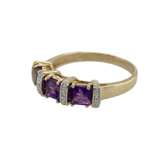 Bring vibrant colour and elegant contrast to your collection with this pre-owned 9ct yellow and white gold diamond and amethyst band ring—an eye-catching piece offering rich tones, subtle sparkle, and timeless charm.
Design: This size P band features striking 4mm by 4mm square-cut amethysts, complemented by sparkling diamonds arranged in a refined, balanced layout across the front of the ring.