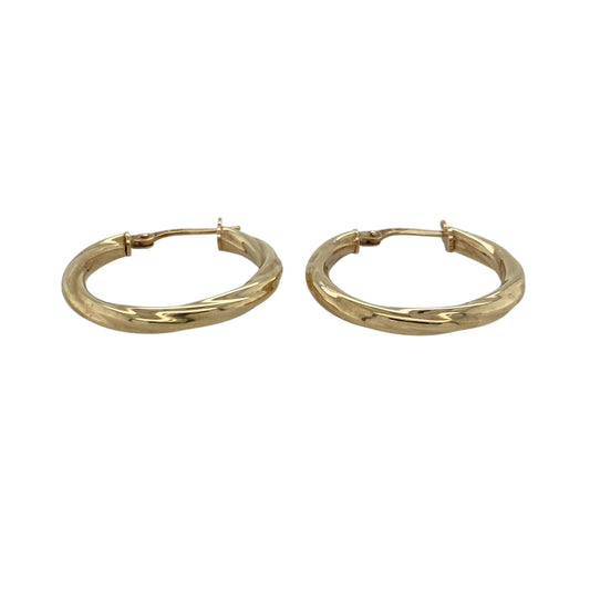 Bring elegant movement and classic golden shine to your collection with these pre-owned 9ct yellow gold twisted creole earrings—an attractive pair offering timeless style and subtle texture.
Design: These hoop creole earrings feature a twisted design that adds depth, light play, and a refined sense of movement to their traditional shape.
Material: Made from 9-carat yellow gold, the earrings have a polished, radiant finish that highlights the twist detailing.