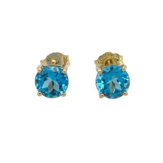 Bring vibrant colour and classic simplicity to your accessory collection with these pre-owned 9ct yellow gold blue stone stud earrings — a bright and timeless pair with elegant charm.
Design: Each earring features a 6mm round blue stone, offering a bold pop of colour in a smooth, polished setting.
Material: Made from 9ct yellow gold, the warm polished finish beautifully complements the cool blue tones of the stones.