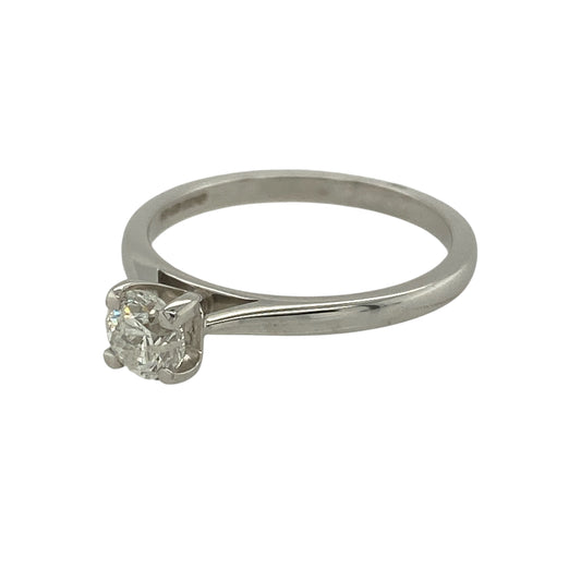 Bring timeless brilliance and refined elegance to your jewellery collection with this new 18ct white gold diamond solitaire ring — a classic design with impressive sparkle and luxurious presence.
Design: The ring features an approximately 0.50ct brilliant-cut diamond at the centre, offering radiant, eye-catching sparkle in a traditional solitaire setting.