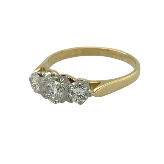 Bring impressive sparkle and timeless elegance to your jewellery collection with this pre-owned 18ct yellow gold & diamond set trilogy ring, offering classic design with beautiful presence.
Design: The ring features a traditional trilogy arrangement, with three diamonds set across the front to create a balanced and elegant focal point.
Material: Made from 18-carat yellow gold, the warm polished finish enhances the brilliance of the diamonds and adds a luxurious tone.