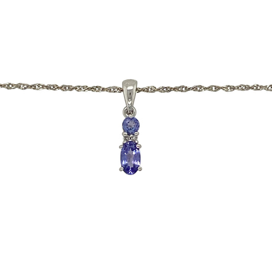 Bring delicate colour and refined sparkle to your jewellery collection with this pre-owned 9ct white gold diamond and tanzanite pendant necklace, a graceful piece with modern elegance.
Design: The pendant features a beautiful tanzanite accented with diamond detailing, creating a refined contrast of soft violet-blue tones and subtle brilliance, suspended from a light-catching sparkle chain.