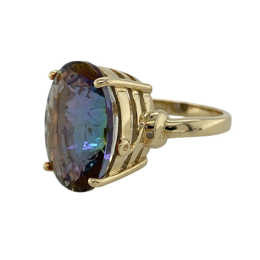 Bring bold colour and refined sparkle to your jewellery collection with this pre-owned 9ct yellow gold diamond and fuchsia set dress ring.
Design: The ring features a large oval fuchsia centre stone measuring approximately 18mm by 13mm, creating a striking and eye-catching focal point.
Material: Made from 9-carat yellow gold, the warm polished finish beautifully complements the vivid pink tones of the fuchsia stone.
