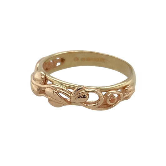 Add a meaningful piece to your jewellery collection with this pre-owned 9ct yellow and rose gold Clogau Tree of Life band ring.
Design: A beautifully crafted band ring featuring the iconic Tree of Life design, symbolising strength, family, and continuity, with a unique two-tone gold finish.
Material: Made from 9-carat yellow and rose gold, offering a polished and warm contrast between the two metals.
Size & Weight: Weighing 2 grams, this ring is size J, with the front of the band measuring 5mm wide