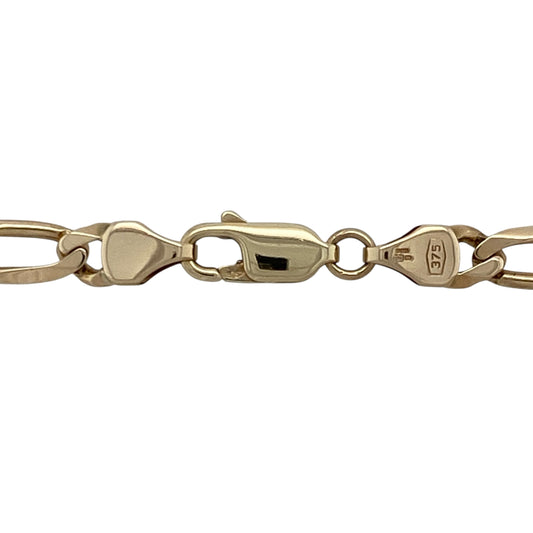 Bring bold character and golden style to your collection with this pre-owned 9ct yellow gold Figaro chain—a classic design with distinctive patterning, perfect for everyday wear or statement styling.
Design: The 18" chain features the iconic Figaro link pattern, alternating short and long links, with a 5mm width for strong visual appeal.
Material: Made from 9-carat yellow gold, the polished finish enhances the stylish link formation and adds timeless elegance.