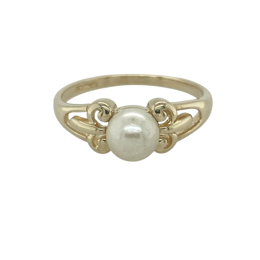 9ct Gold & Pearl Set Ring