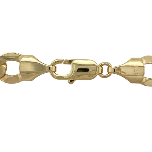 Stand out with this new 9ct solid yellow gold curb chain, offering impressive weight and bold style—perfect as a statement piece for everyday wear or special occasions.
Design: The chain features classic curb links with a strong and substantial look, measuring 10mm in width for maximum presence.
Material: Made from solid 9-carat yellow gold, the polished finish ensures lasting shine and durability.