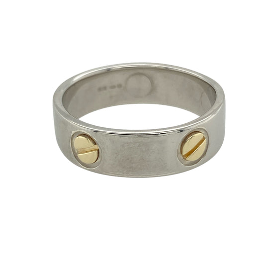 Bring contemporary style and bold design to your collection with this pre-owned 9ct white and yellow gold band ring, featuring distinctive screw details for a modern edge.
Design: The 6mm wide band is styled with a polished white gold surface and accented with yellow gold screw motifs, giving the ring a sleek, industrial-inspired look.
Material: Made from 9-carat white and yellow gold, the contrasting tones create a striking two-tone finish.
