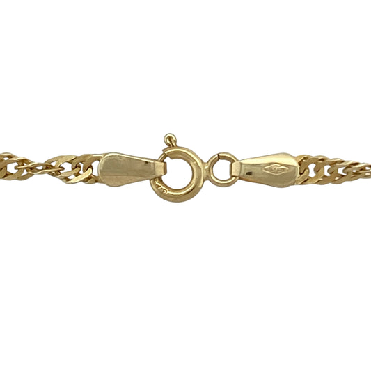 Bring fluid sparkle and timeless style to your collection with this pre-owned 9ct yellow gold Singapore chain, a versatile design that catches the light beautifully—perfect for layering or wearing alone.
Design: The necklace features a 20-inch Singapore chain with 3mm wide twisted links, creating elegant movement and subtle shine.
Material: Made from 9-carat yellow gold, the polished finish enhances the chain’s intricate twist and warm golden glow.