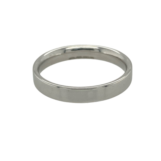 Bring modern simplicity and timeless elegance to your collection with this pre-owned 9ct white gold flat wedding band ring—a meaningful design symbolising love and commitment.
Design: The ring features a 3mm wide flat band with a smooth polished finish, creating a sleek and contemporary look.
Material: Made from 9-carat white gold, the polished surface enhances the cool, refined tone of the metal.