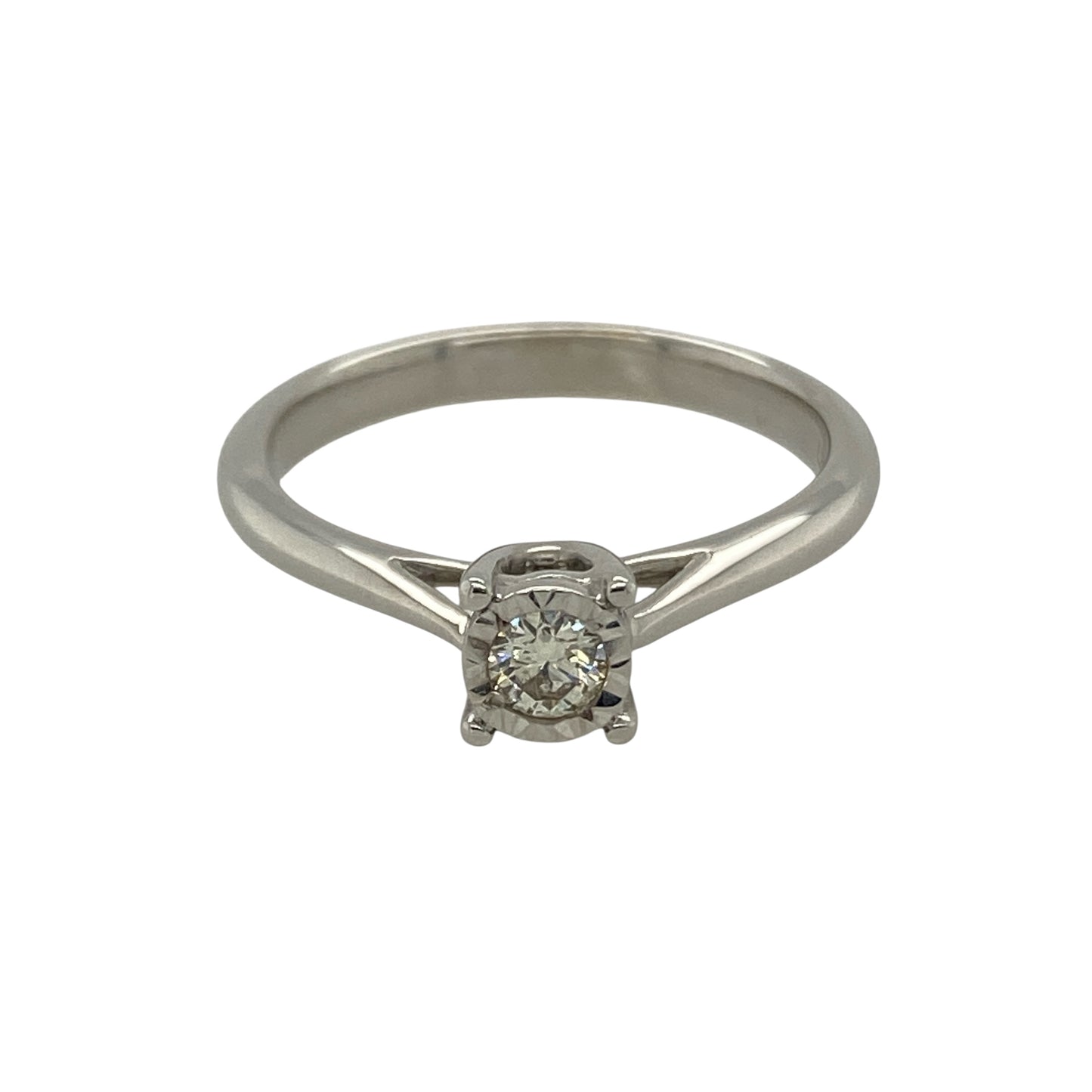 9ct White Gold & Diamond Illusion Set Solitaire Ring