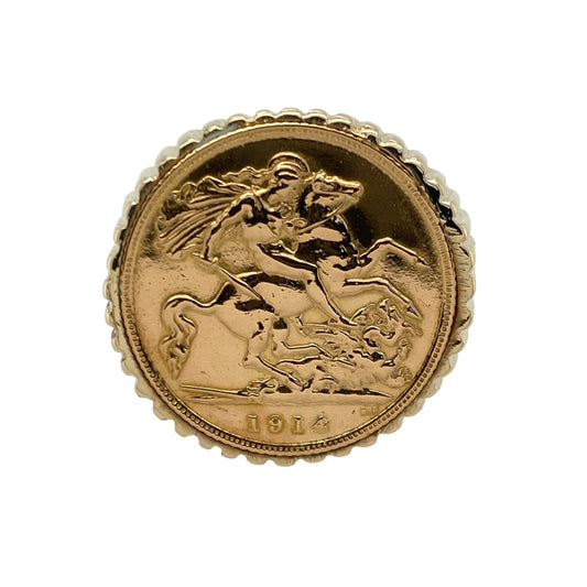 Bring historic significance and bold golden style to your collection with this pre-owned 9ct yellow gold mount ring featuring a full 22ct gold 1914 sovereign—an impressive piece offering timeless heritage and striking presence.
Design: This size T ring showcases a 21mm (approx) mount holding an authentic full 1914 22ct gold sovereign, framed by a line-textured surround that adds depth and distinctive character to the design.